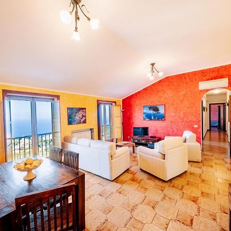 Appartamento Ilaria In Villa Laura Скала Экстерьер фото